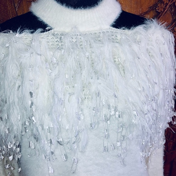 Main Strip warm fuzzy fringe sweater top - Picture 9 of 9